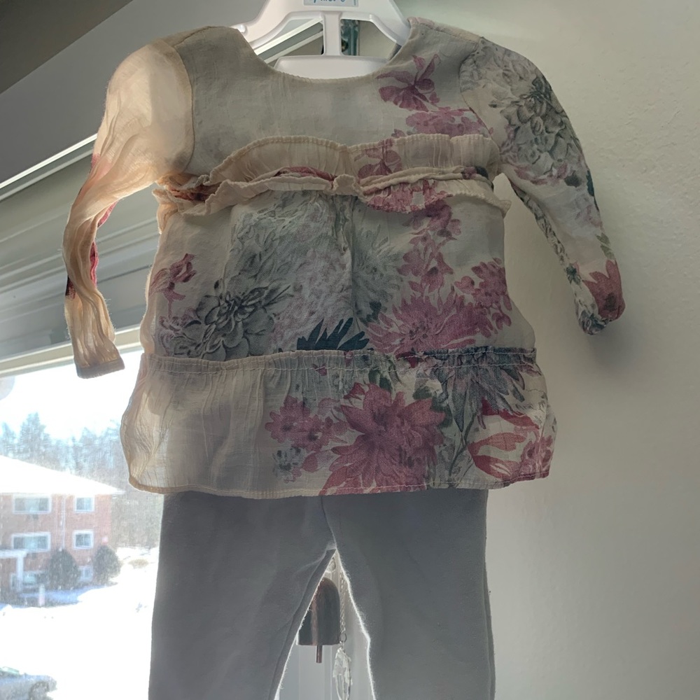 Size three months baby girl outfit